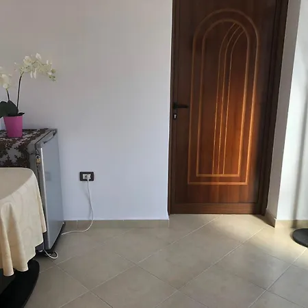 House Of Leaves Apartment Berat