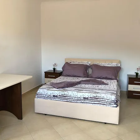 House Of Leaves Berat