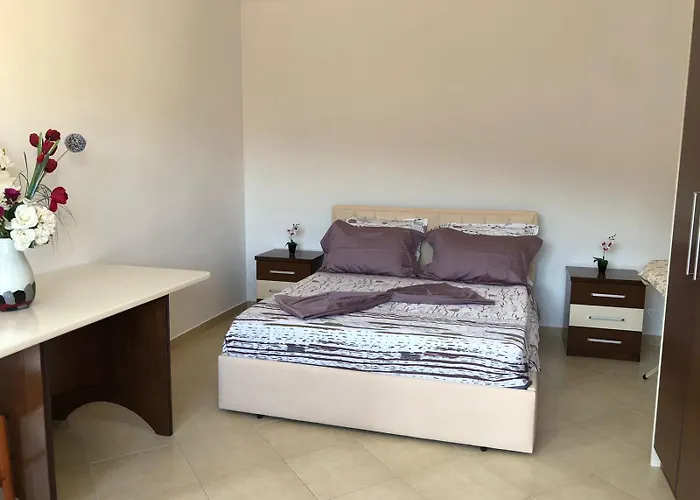 House Of Leaves Berat