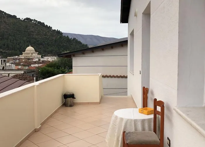 House Of Leaves * Berat